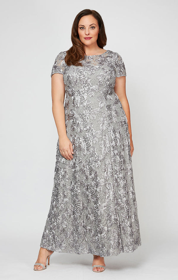 Plus Evelyn Rosette Lace Long Gown