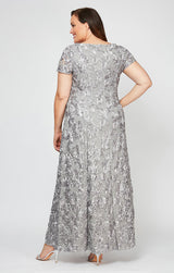 Plus Evelyn Rosette Lace Long Gown