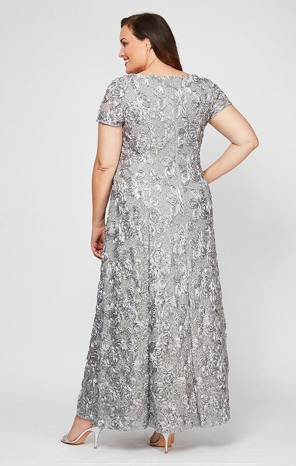 Plus Evelyn Rosette Lace Long Gown