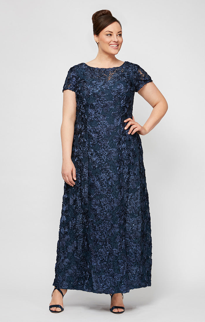 Plus Evelyn Rosette Lace Long Gown