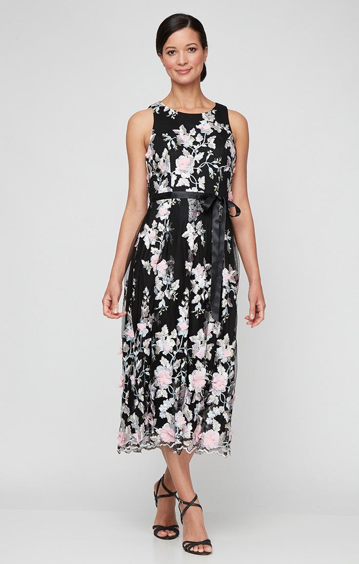 Regular - Midi Embroidered Sleeveless Dress with Scallop Hem Detail and Tie Belt