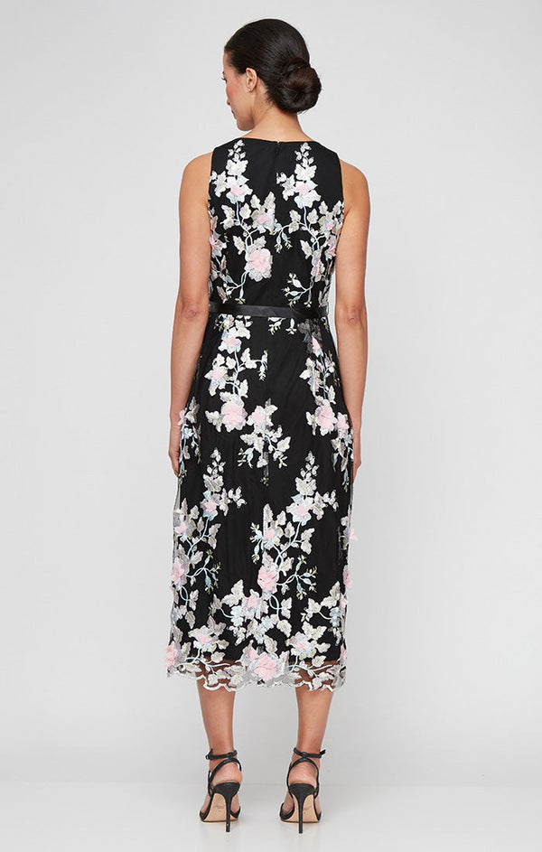 Regular - Midi Embroidered Sleeveless Dress with Scallop Hem Detail and Tie Belt