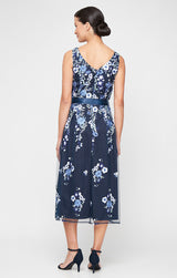 Regular - Midi V-Neck Embroidered Sleeveless Dress with Tie Belt